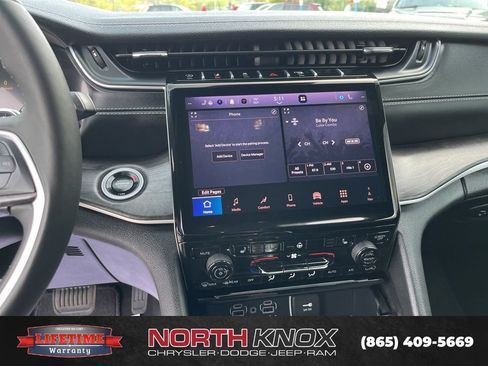 Used 2025 Jeep Grand Cherokee L Limited AWD/4WD image 9