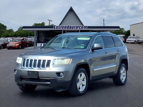Used 2013 Jeep Grand Cherokee Laredo AWD/4WD image 1
