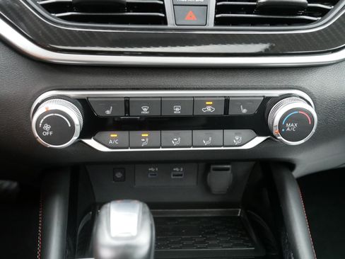 Certified 2024 Nissan Altima 2.5 SR w/ SR Premium Package AWD/4WD image 23