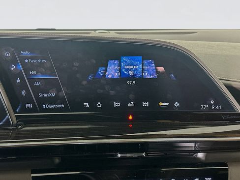 Used 2022 Cadillac Escalade Premium Luxury w/ Performance Package image 21