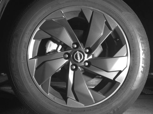 Used 2025 Nissan Rogue SV image 12