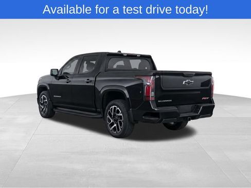 Used 2025 Chevrolet Silverado EV RST AWD/4WD image 3