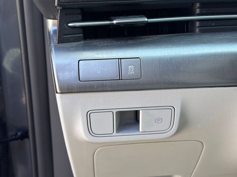 Used 2025 Hyundai Kona SE image 19