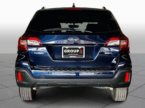 Used 2018 Subaru Outback 3.6R Touring AWD/4WD image 7