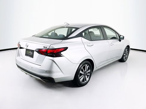 Used 2023 Nissan Versa SV image 9