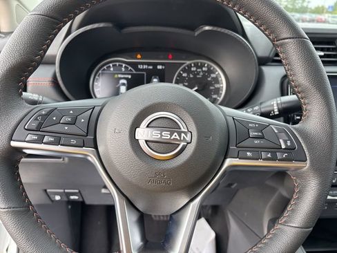New 2025 Nissan Versa SR image 14