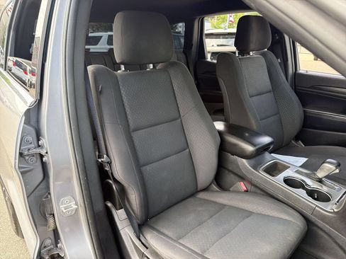 Used 2019 Jeep Grand Cherokee Laredo w/ Security & Convenience Group AWD/4WD image 24