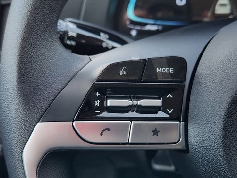 New 2025 Hyundai Elantra SE image 26