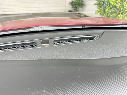 Used 2025 Chevrolet Trax LT image 20