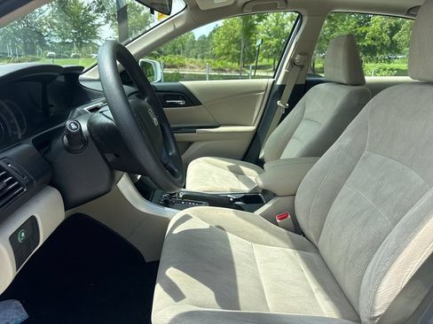 Used 2015 Honda Accord EX image 12