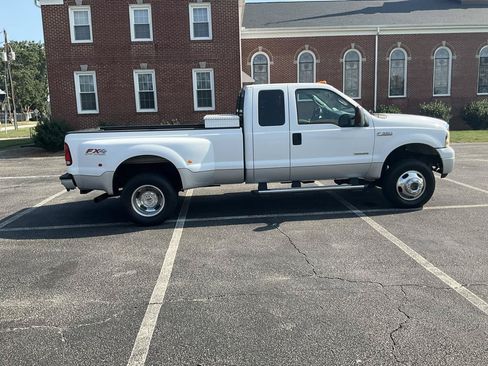 Used 2006 Ford F350 XLT AWD/4WD image 5