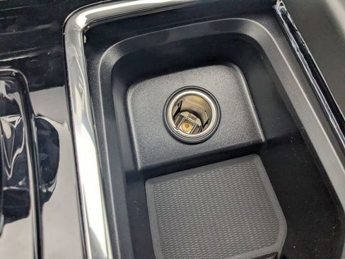 New 2026 Volvo XC60 B5 Plus w/ Protection Package Premier image 27