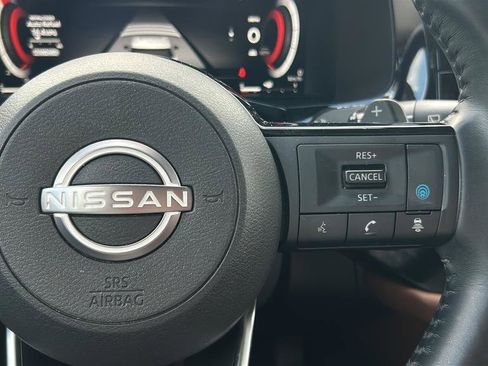 Used 2023 Nissan Pathfinder Platinum w/ Cargo Package image 28