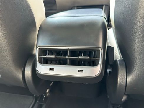 Used 2018 Tesla Model 3 Long Range image 34