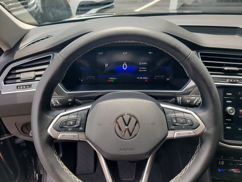 Used 2024 Volkswagen Tiguan SE FWD image 27
