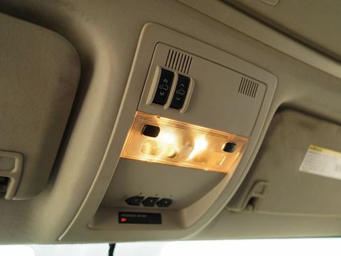 Used 2013 Chevrolet Avalanche LTZ RWD image 12