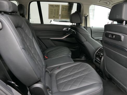 Used 2024 BMW X7 xDrive40i image 25