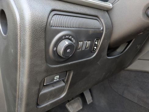 Used 2024 Jeep Wagoneer Series III image 23