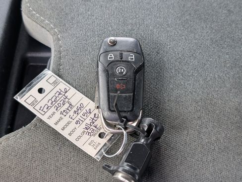 Used 2024 Ford F350 XLT AWD/4WD image 32