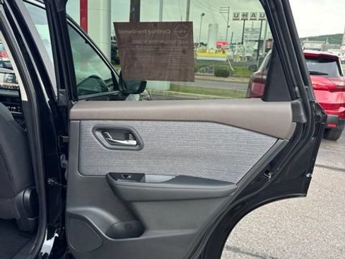 Certified 2023 Nissan Rogue SV AWD/4WD image 19