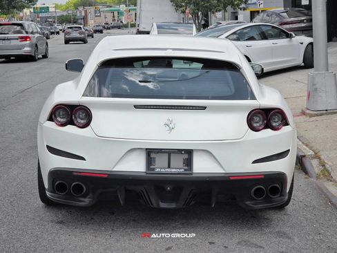 Used 2018 Ferrari GTC4Lusso T RWD image 6