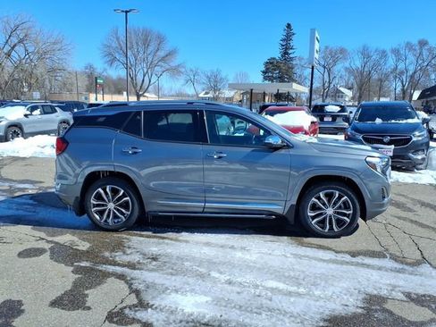 Used 2020 GMC Terrain Denali w/ Denali Premium Package image 2