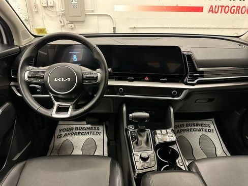 Used 2025 Kia Sportage EX image 26