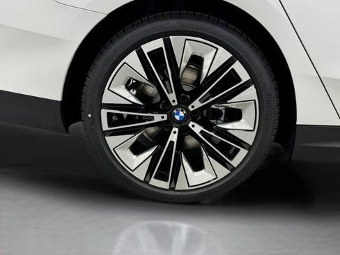 New 2026 BMW 530i xDrive w/ Premium Package AWD/4WD image 9