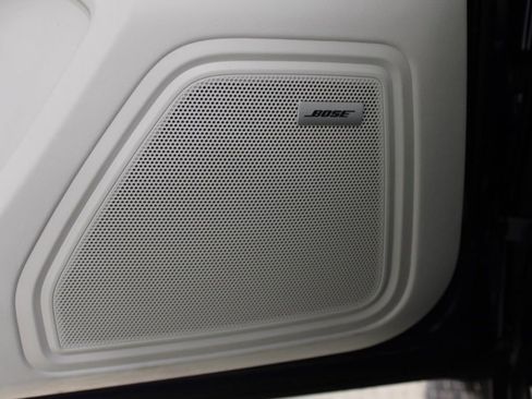 New 2026 Porsche Macan image 21