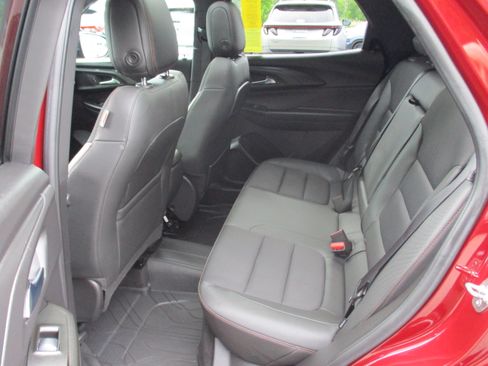 Certified 2023 Chevrolet TrailBlazer RS w/ Sun and Liftgate Package AWD/4WD image 13