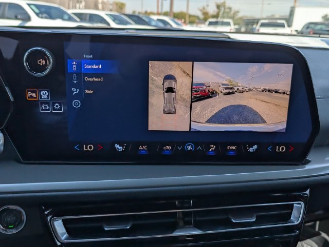 New 2027 Chevrolet Traverse LT w/ Driver Confidence Package FWD image 22
