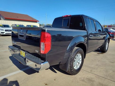 Used 2020 Nissan Frontier SV RWD image 4