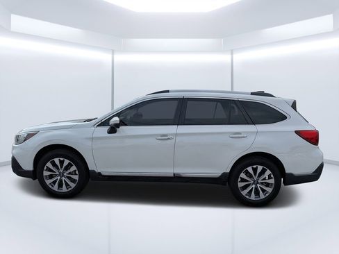 Used 2018 Subaru Outback 2.5i Touring image 6
