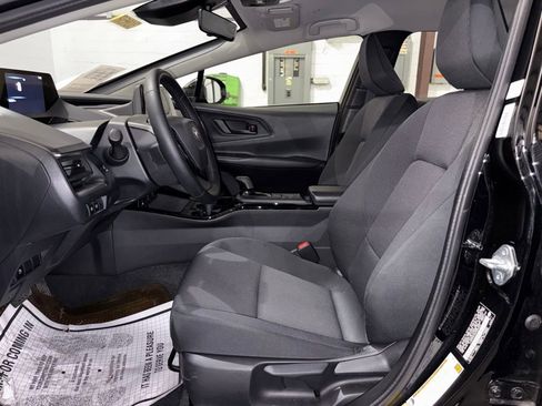 Used 2025 Toyota Prius LE image 16
