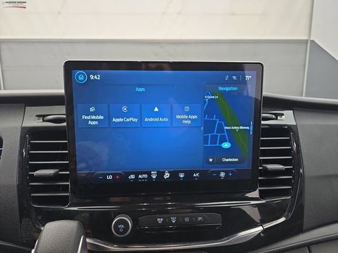 Used 2023 Ford Transit 350 XLT image 28