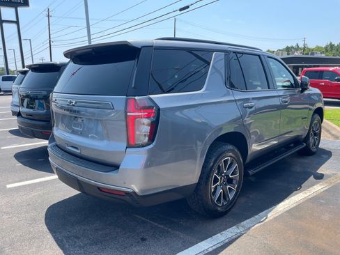 Used 2022 Chevrolet Tahoe Z71 w/ Luxury Package AWD/4WD image 15