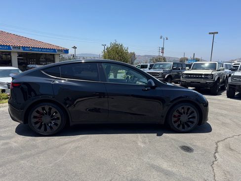 Used 2022 Tesla Model Y Performance AWD/4WD image 6
