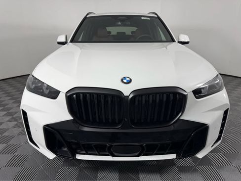 New 2026 BMW X5 xDrive40i w/ M Sport Package AWD/4WD image 8
