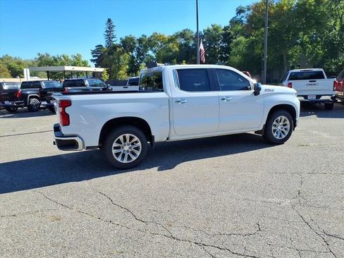Used 2022 Chevrolet Silverado 1500 LTZ w/ LTZ Premium Package image 3