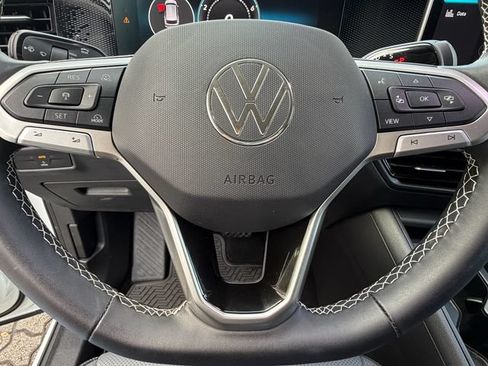 Certified 2025 Volkswagen Tiguan SE AWD/4WD image 24