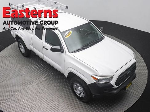 Used 2020 Toyota Tacoma SR RWD image 3