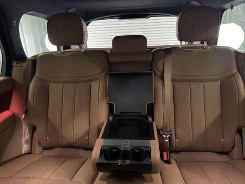 Used 2026 Land Rover Range Rover SE AWD/4WD image 11