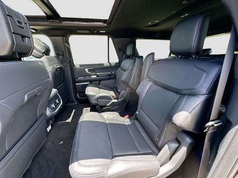 New 2026 Ford Expedition Max Platinum w/ Stealth Appearance Package AWD/4WD image 17