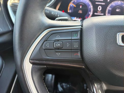 Used 2022 Jeep Grand Cherokee Altitude AWD/4WD image 13