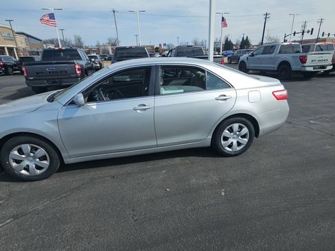 Used 2009 Toyota Camry LE image 6