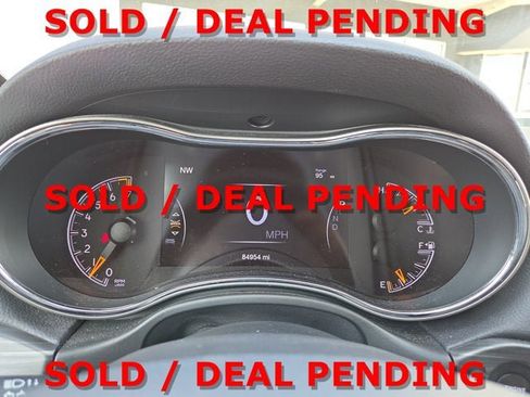Used 2020 Jeep Grand Cherokee Laredo AWD/4WD image 22