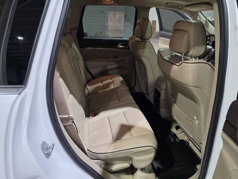 Used 2014 Jeep Grand Cherokee Overland AWD/4WD image 34