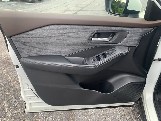 Used 2023 Nissan Rogue SV AWD/4WD image 11