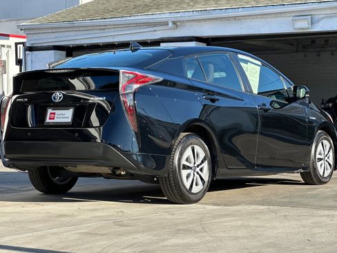 Used 2017 Toyota Prius Two image 4