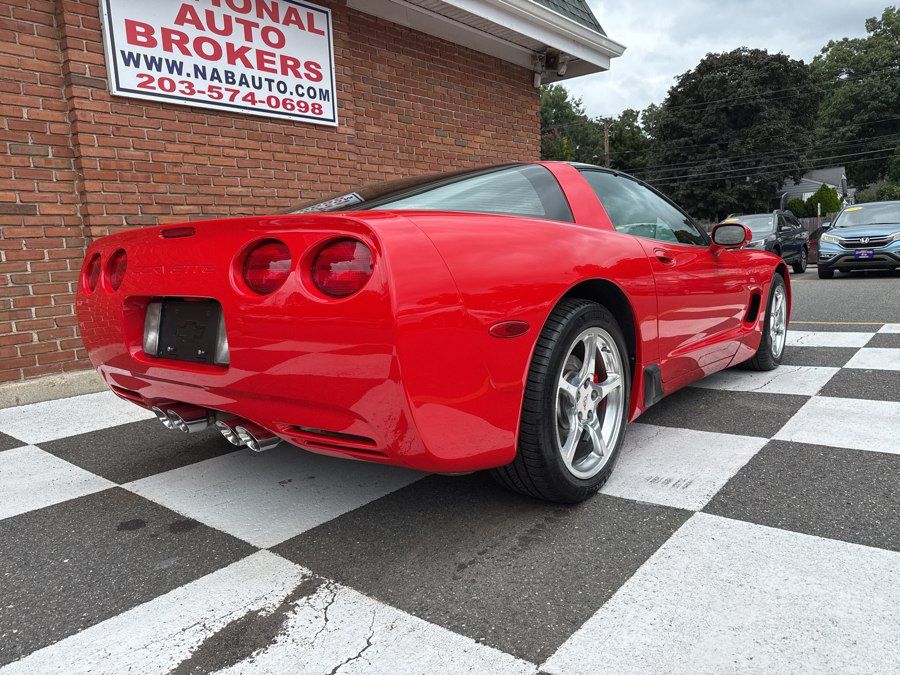 Used 2000 Chevrolet Corvette Coupe w/ Performance Handling Pkg RWD image 11